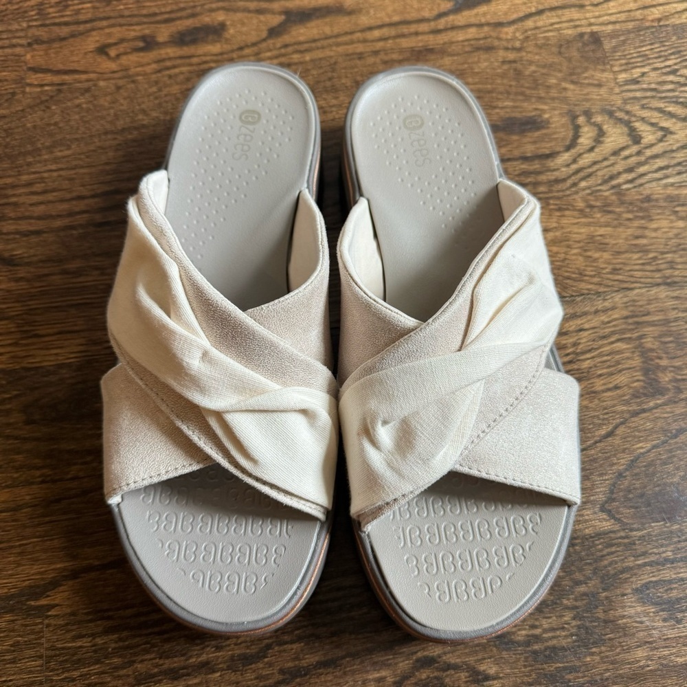 NEW bzees sandals